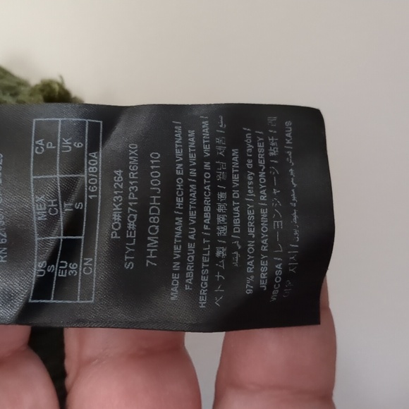 Guess Crop Top - Picture 5 of 6